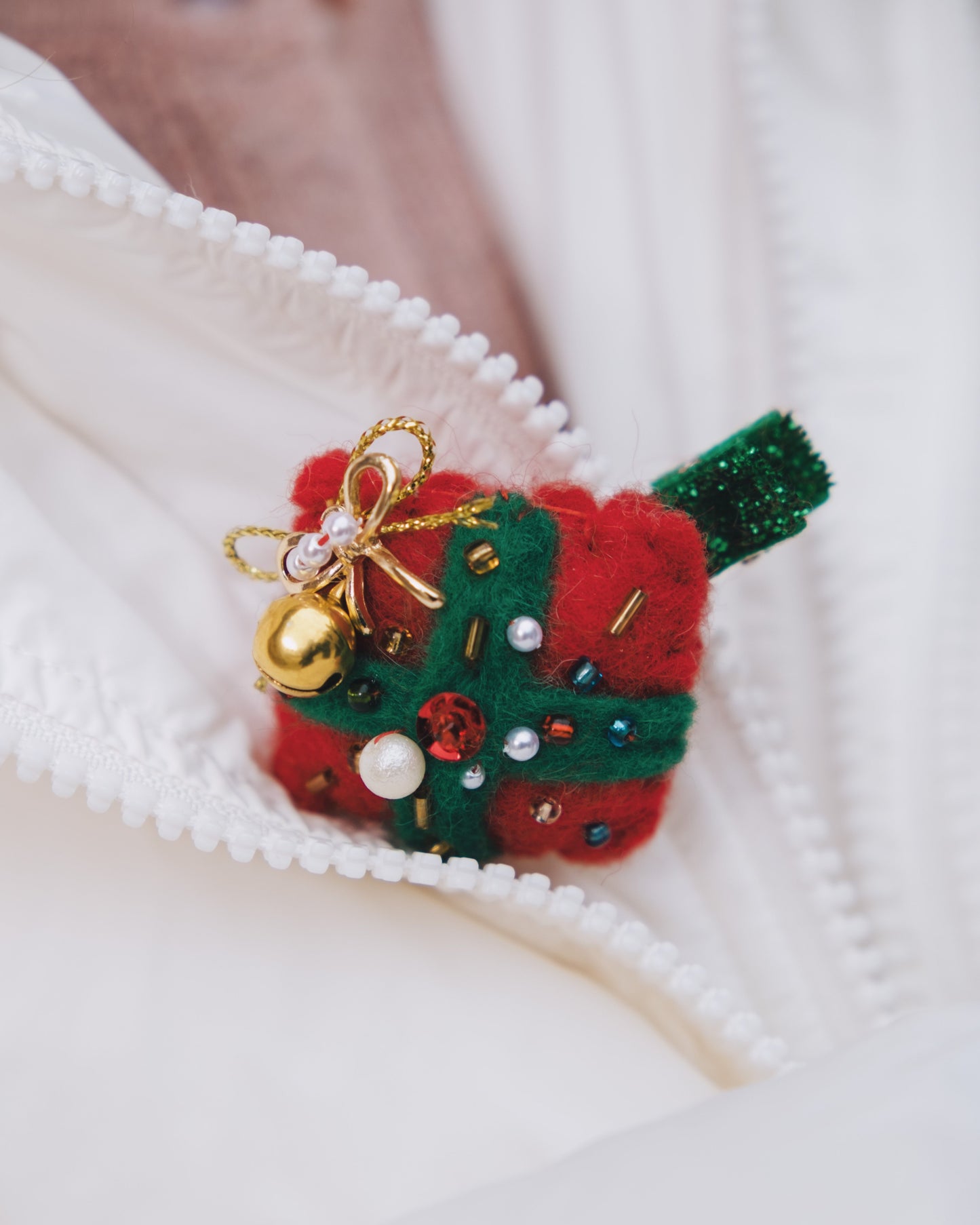 Festive Wonderland - Golden Bell Present Clip